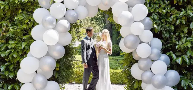brama z balonów na wesele ślub girlanda